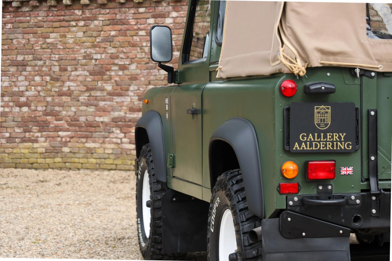 1990 Land Rover 90 Pick-up with canvas top &ldquo;Restored-rebuilt-renewed&rdquo;
