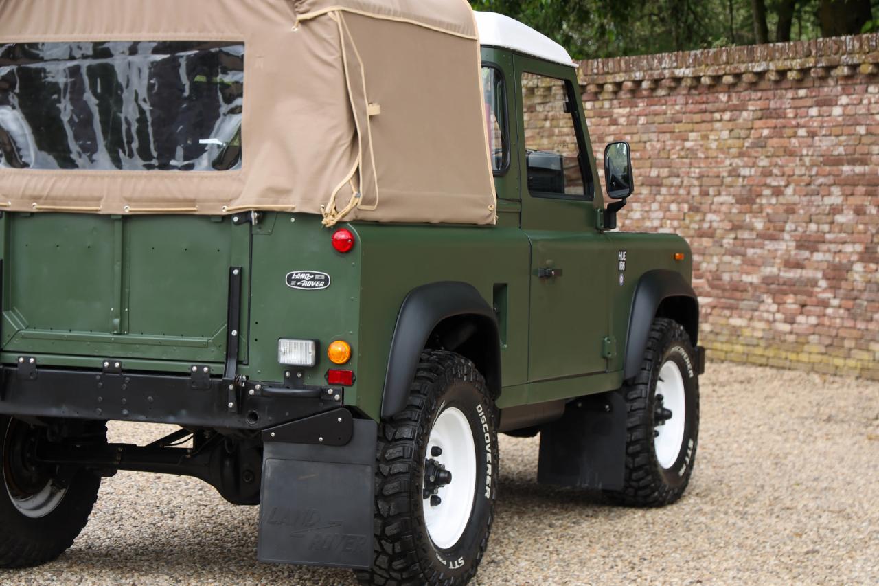 1990 Land Rover 90 Pick-up with canvas top &ldquo;Restored-rebuilt-renewed&rdquo;