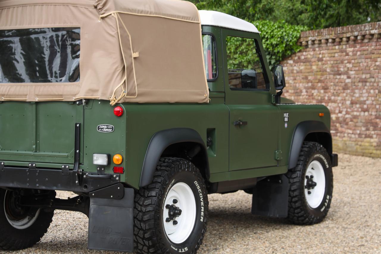 1990 Land Rover 90 Pick-up with canvas top &ldquo;Restored-rebuilt-renewed&rdquo;