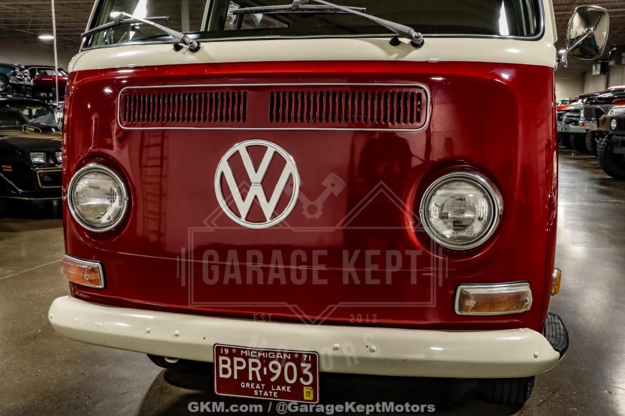 1971 Volkswagen Type 2 Bus