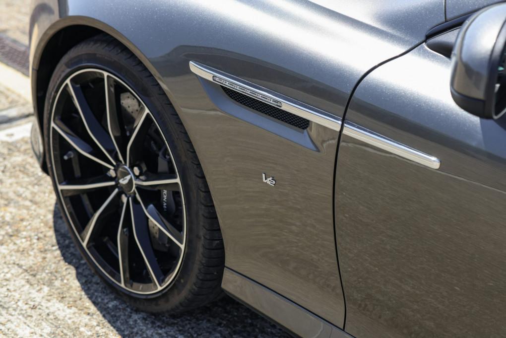 2016 Aston Martin DB9