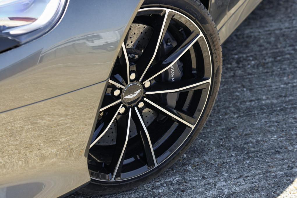 2016 Aston Martin DB9