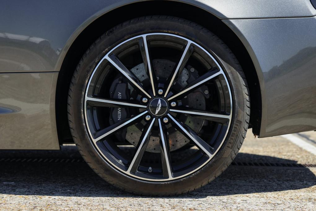 2016 Aston Martin DB9
