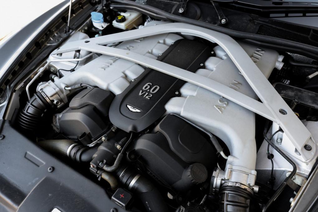 2016 Aston Martin DB9