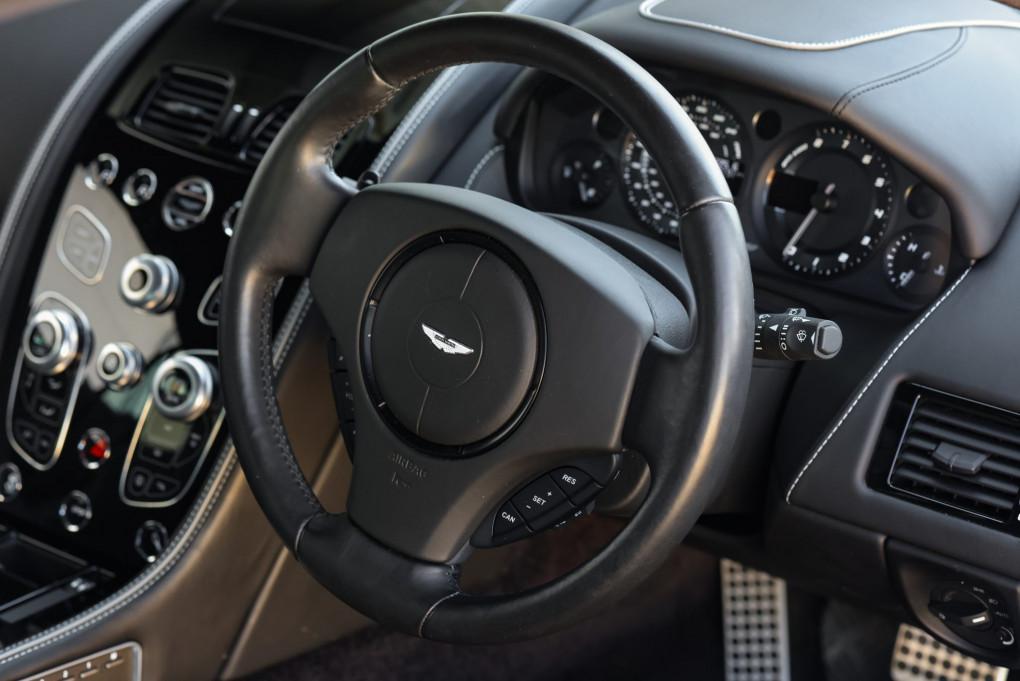 2016 Aston Martin DB9