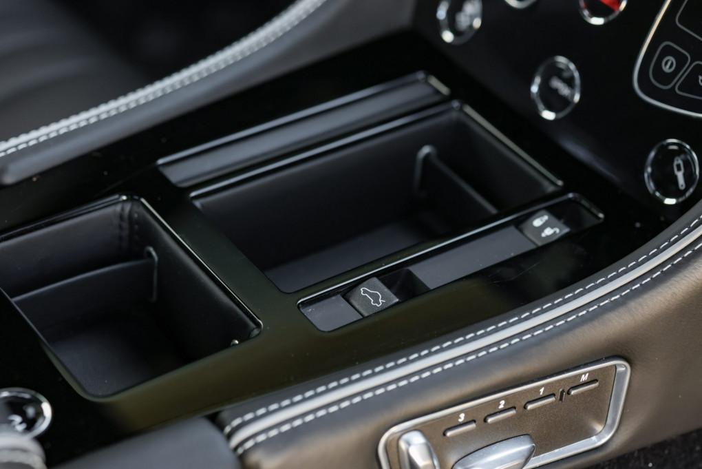 2016 Aston Martin DB9