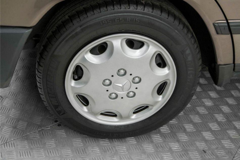 1986 Mercedes - Benz 300TD automaat W124