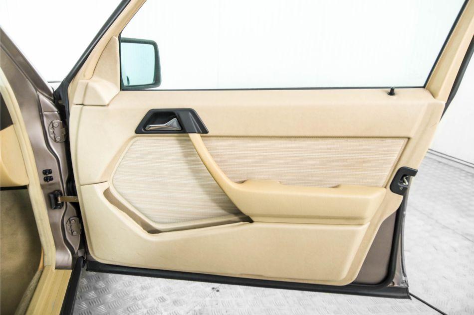 1986 Mercedes - Benz 300TD automaat W124