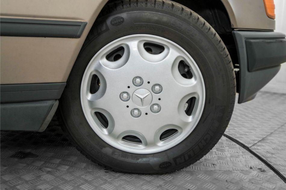 1986 Mercedes - Benz 300TD automaat W124