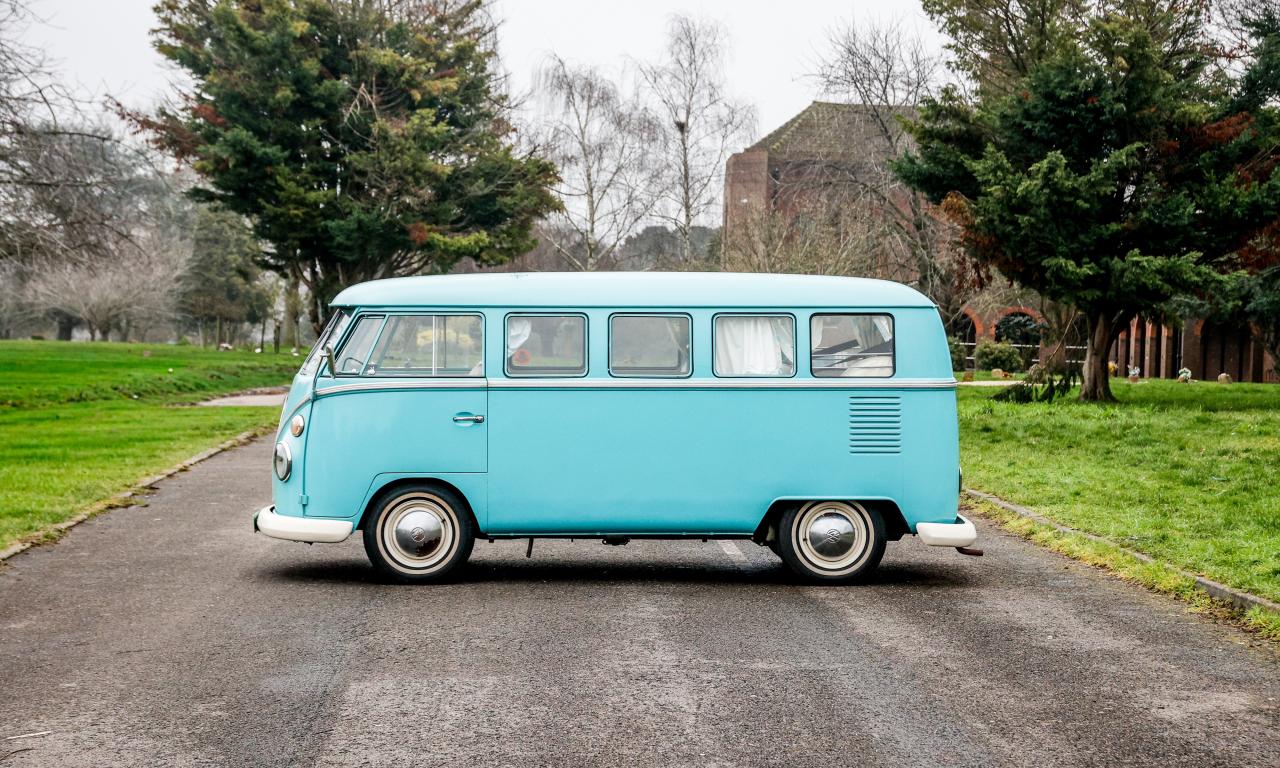 1966 Volkswagen Type 2 Split Screen (Microbus) 13 Window