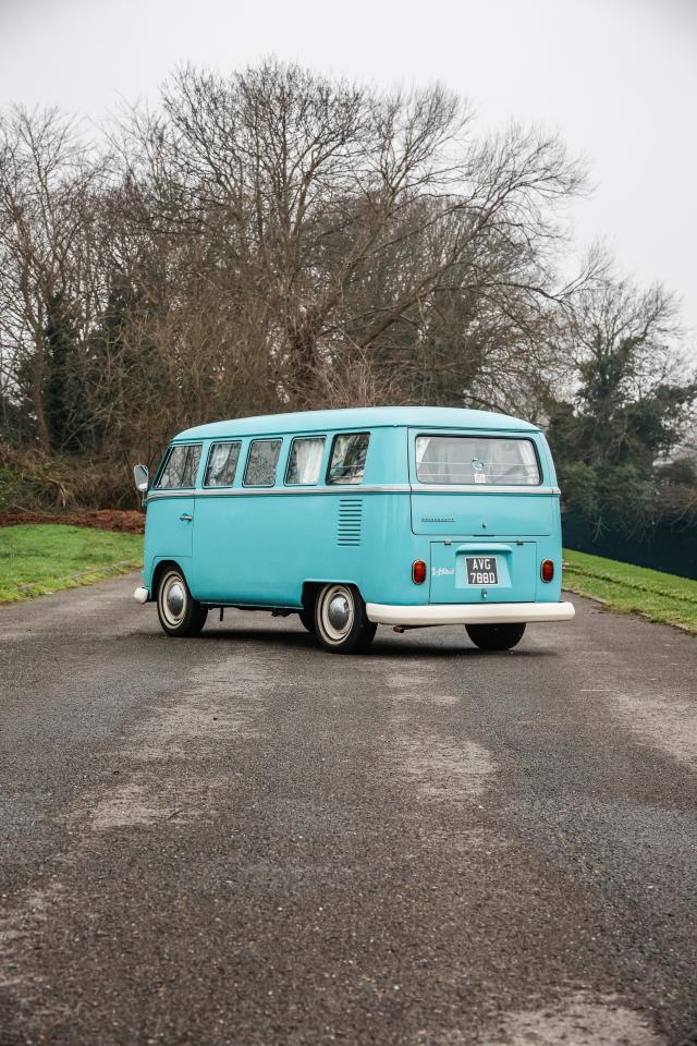 1966 Volkswagen Type 2 Split Screen (Microbus) 13 Window