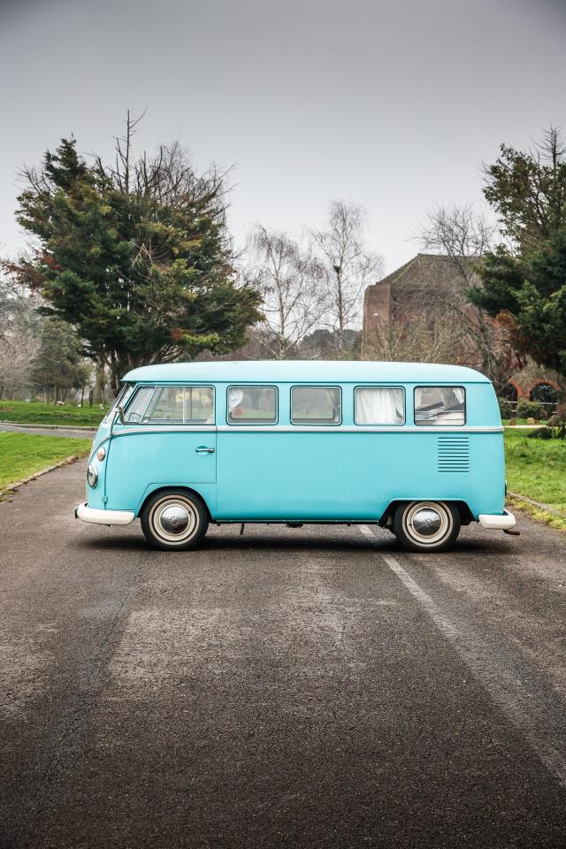 1966 Volkswagen Type 2 Split Screen (Microbus) 13 Window