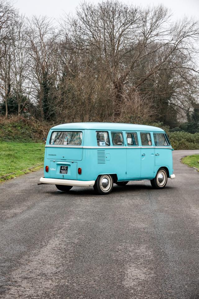 1966 Volkswagen Type 2 Split Screen (Microbus) 13 Window
