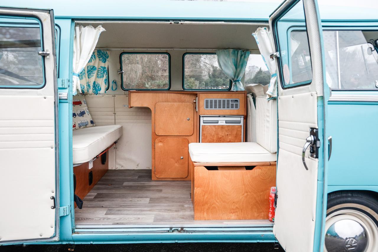 1966 Volkswagen Type 2 Split Screen (Microbus) 13 Window