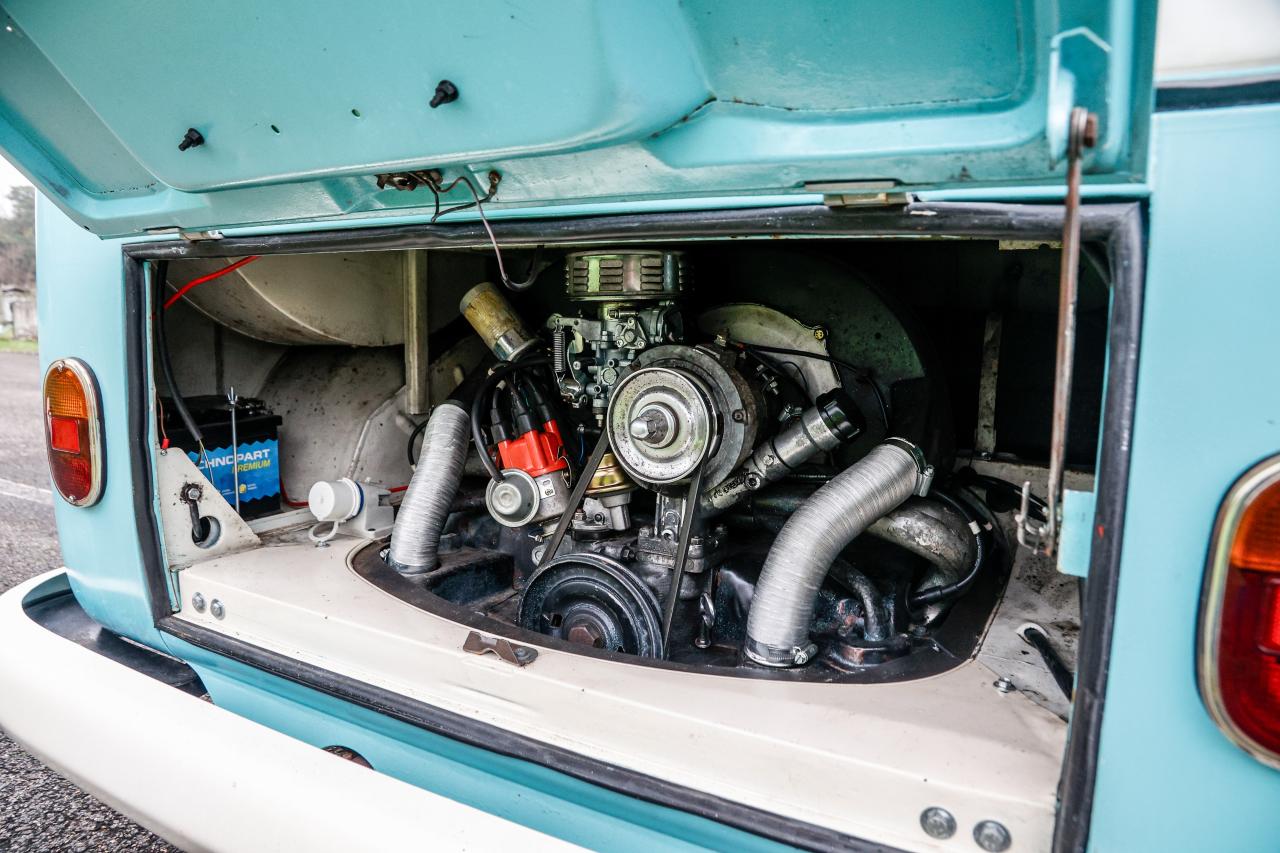 1966 Volkswagen Type 2 Split Screen (Microbus) 13 Window