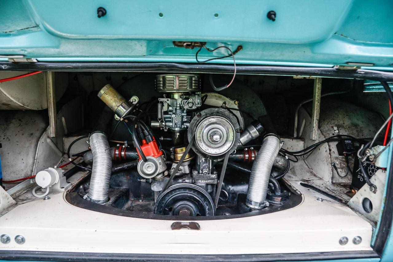 1966 Volkswagen Type 2 Split Screen (Microbus) 13 Window