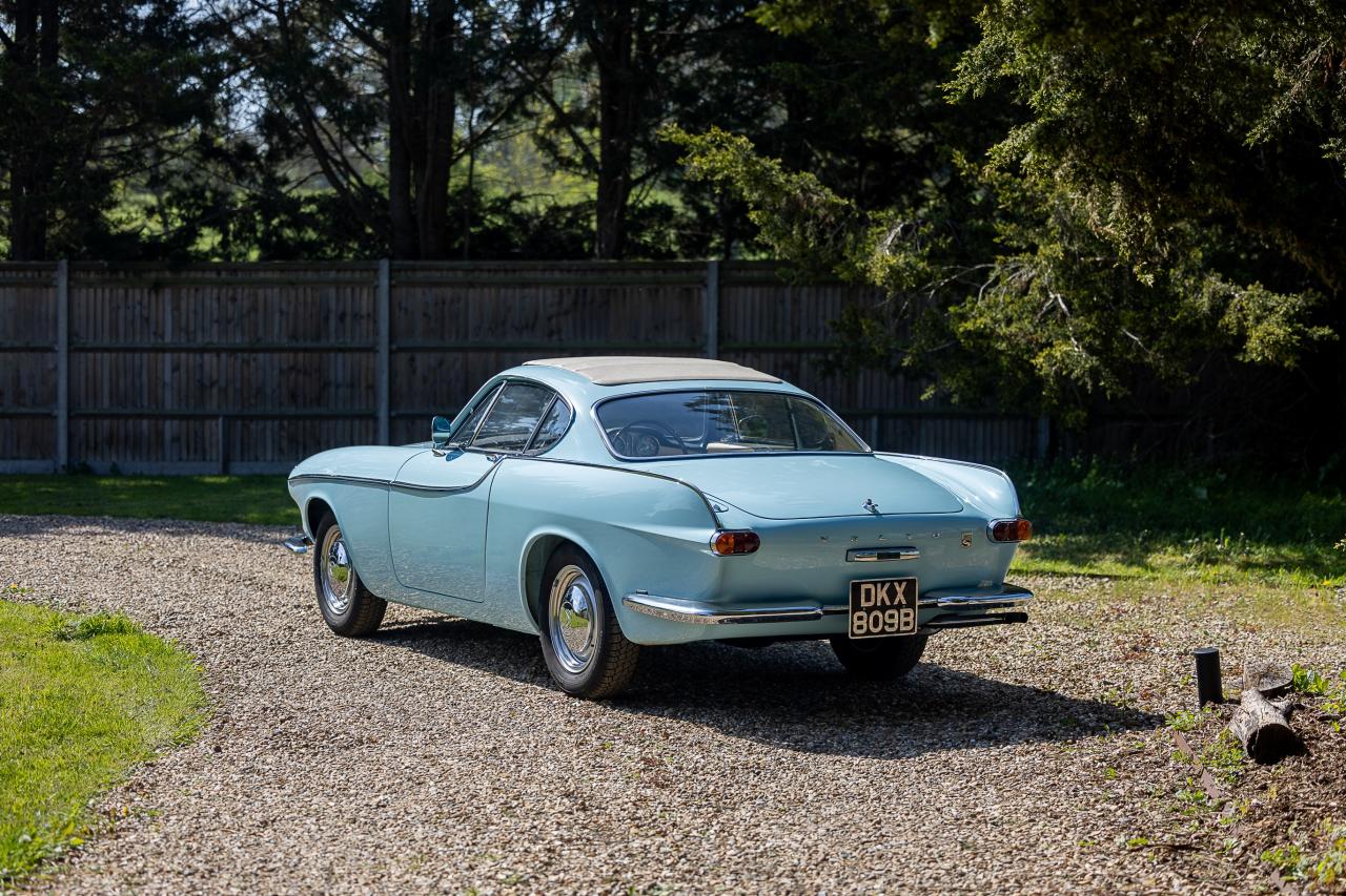 1964 Volvo P1800S