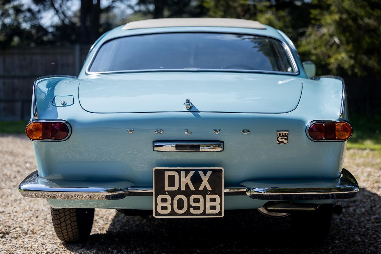 1964 Volvo P1800S