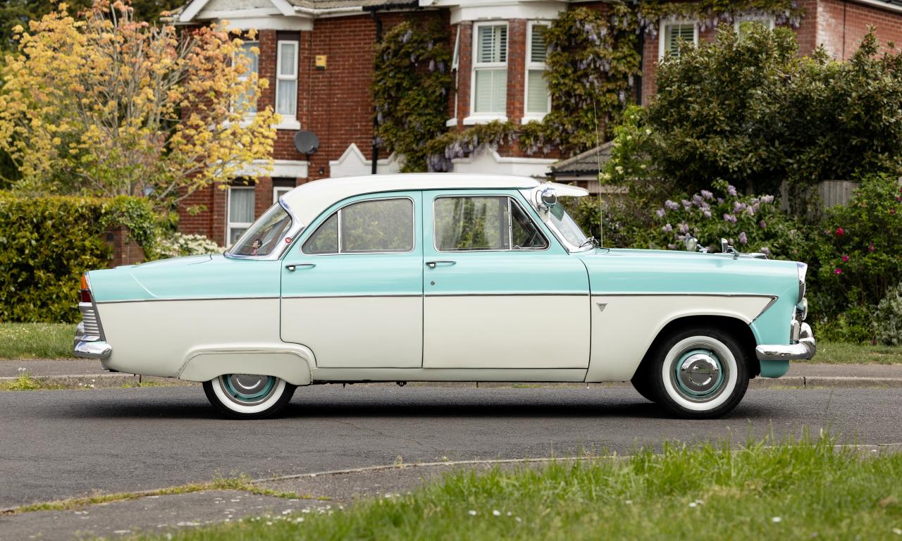 1961 Ford Zodiac Mk. II Lowline