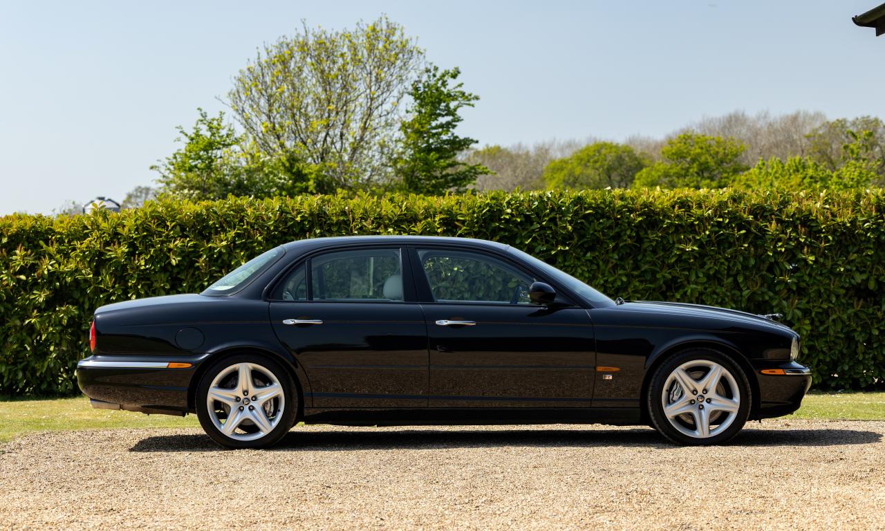 2003 Jaguar XJR