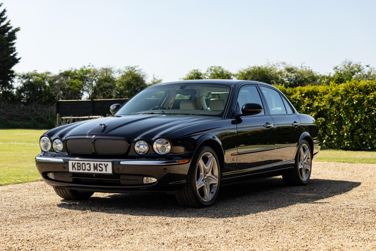2003 Jaguar XJR