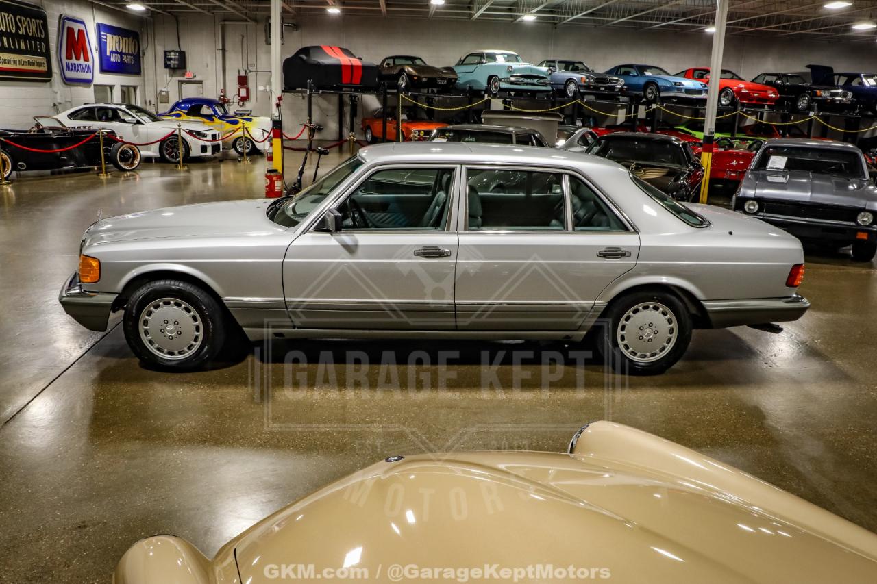 1991 Mercedes - Benz 560-Class