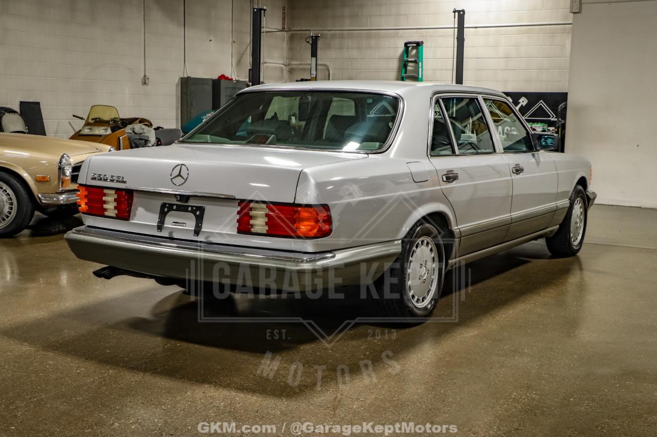 1991 Mercedes - Benz 560-Class