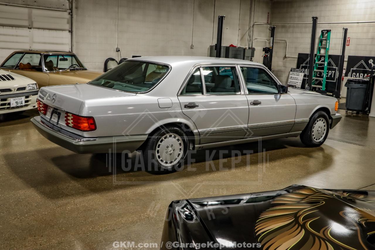 1991 Mercedes - Benz 560-Class