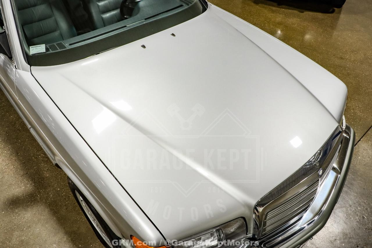 1991 Mercedes - Benz 560-Class