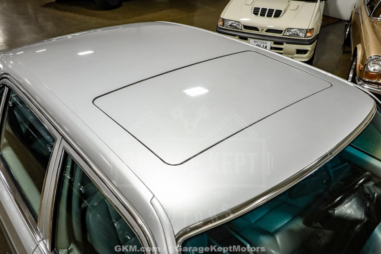 1991 Mercedes - Benz 560-Class