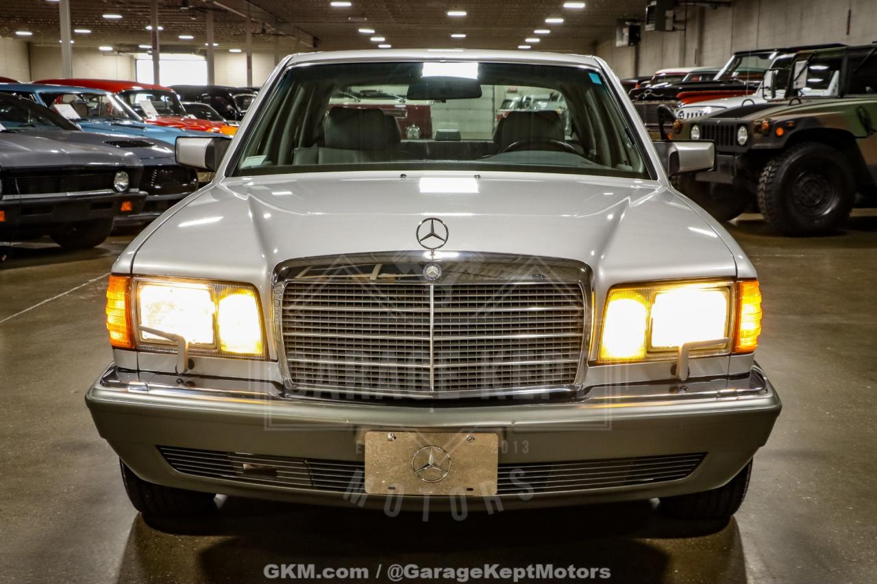 1991 Mercedes - Benz 560-Class