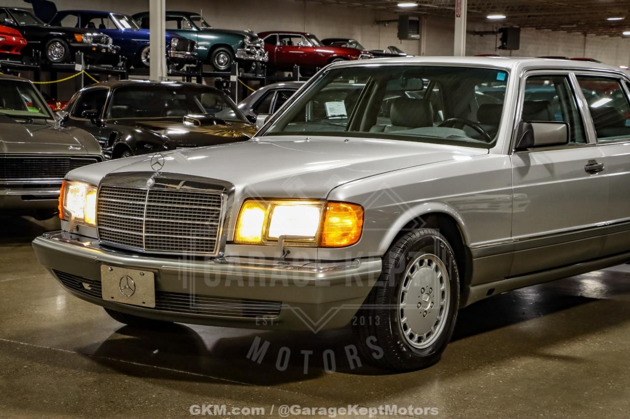 1991 Mercedes - Benz 560-Class