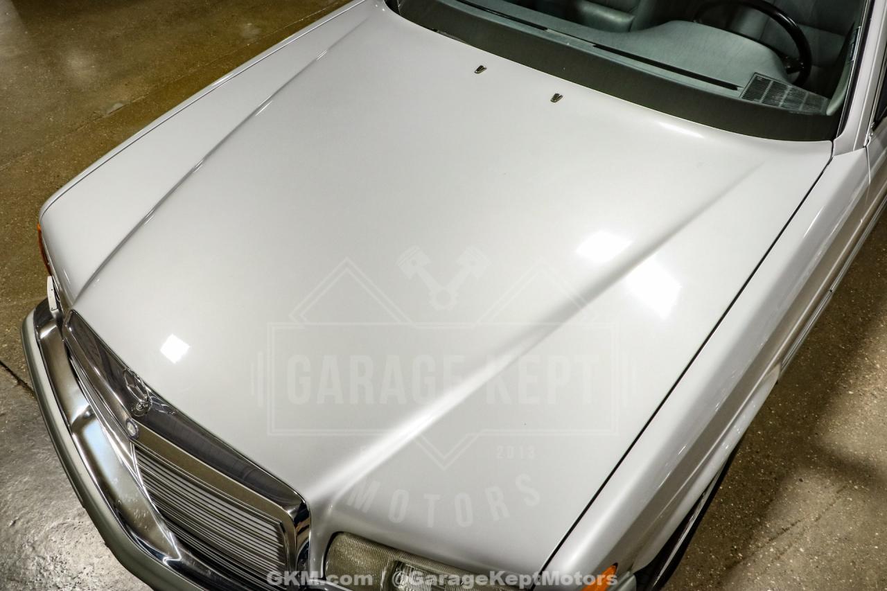 1991 Mercedes - Benz 560-Class