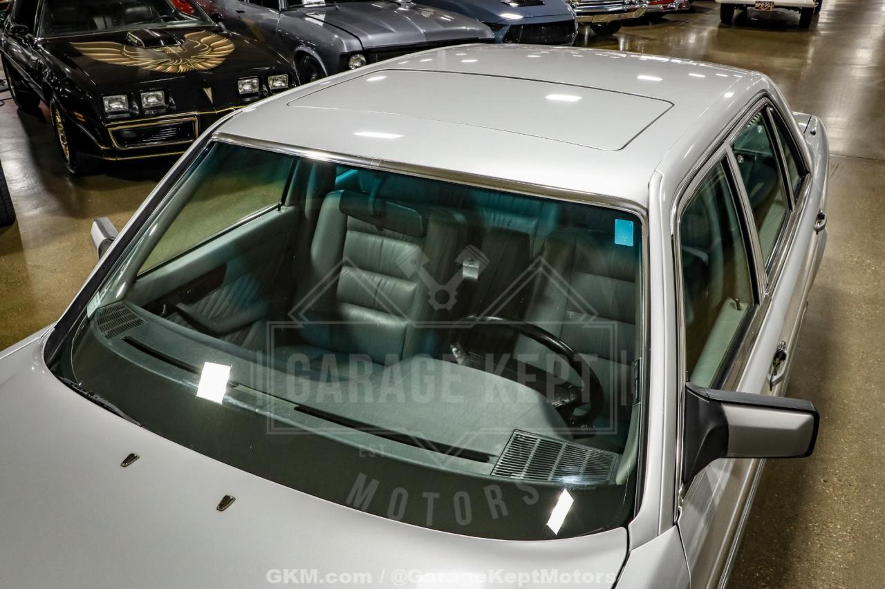 1991 Mercedes - Benz 560-Class