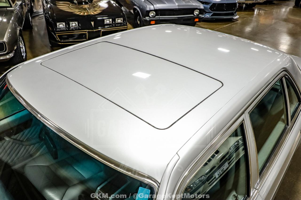 1991 Mercedes - Benz 560-Class