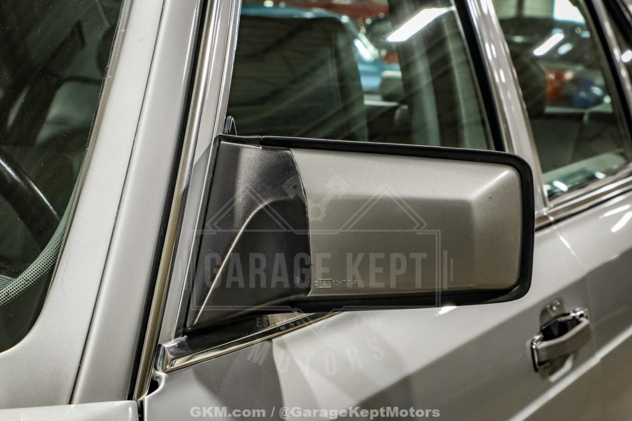 1991 Mercedes - Benz 560-Class