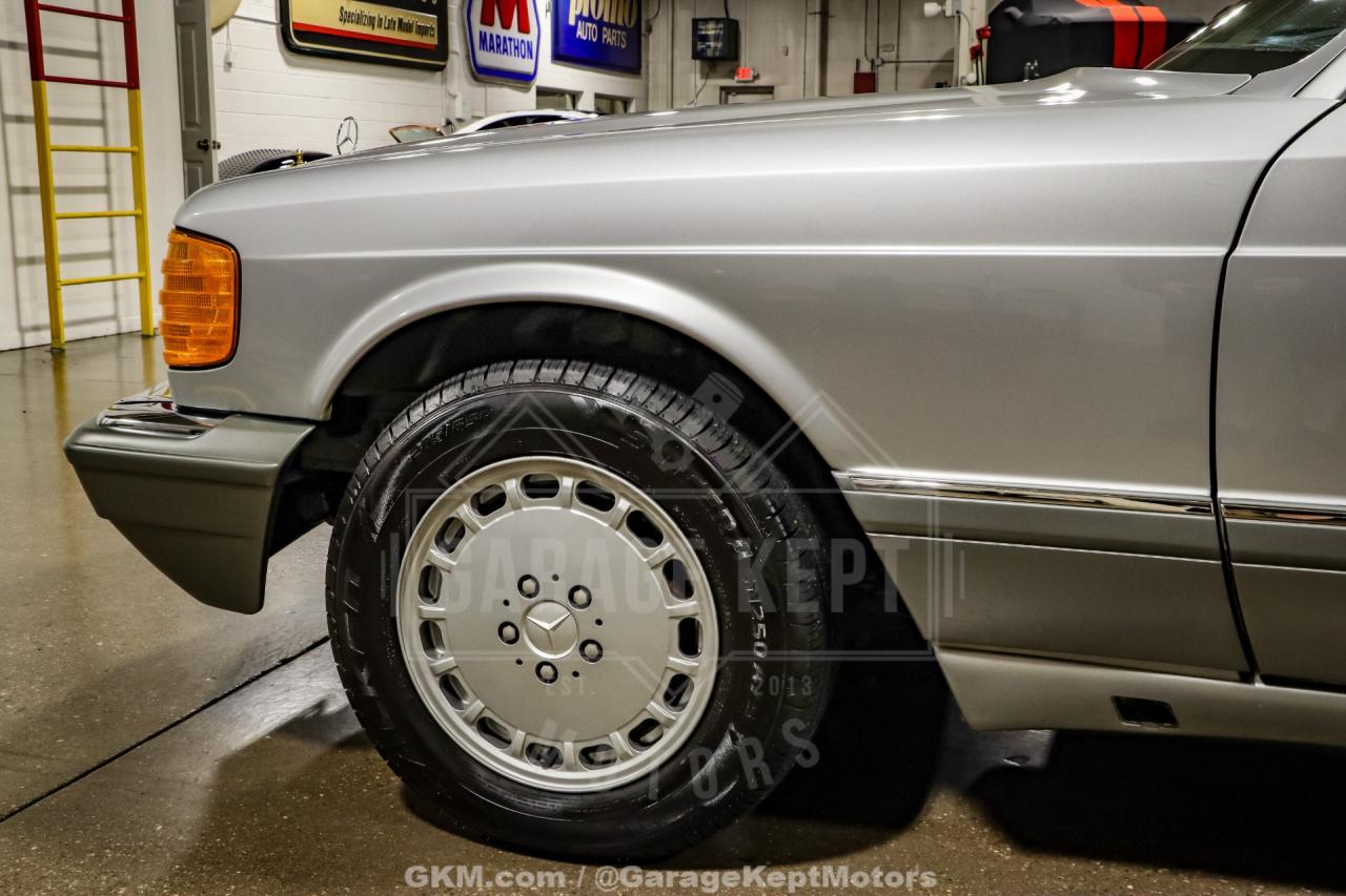 1991 Mercedes - Benz 560-Class