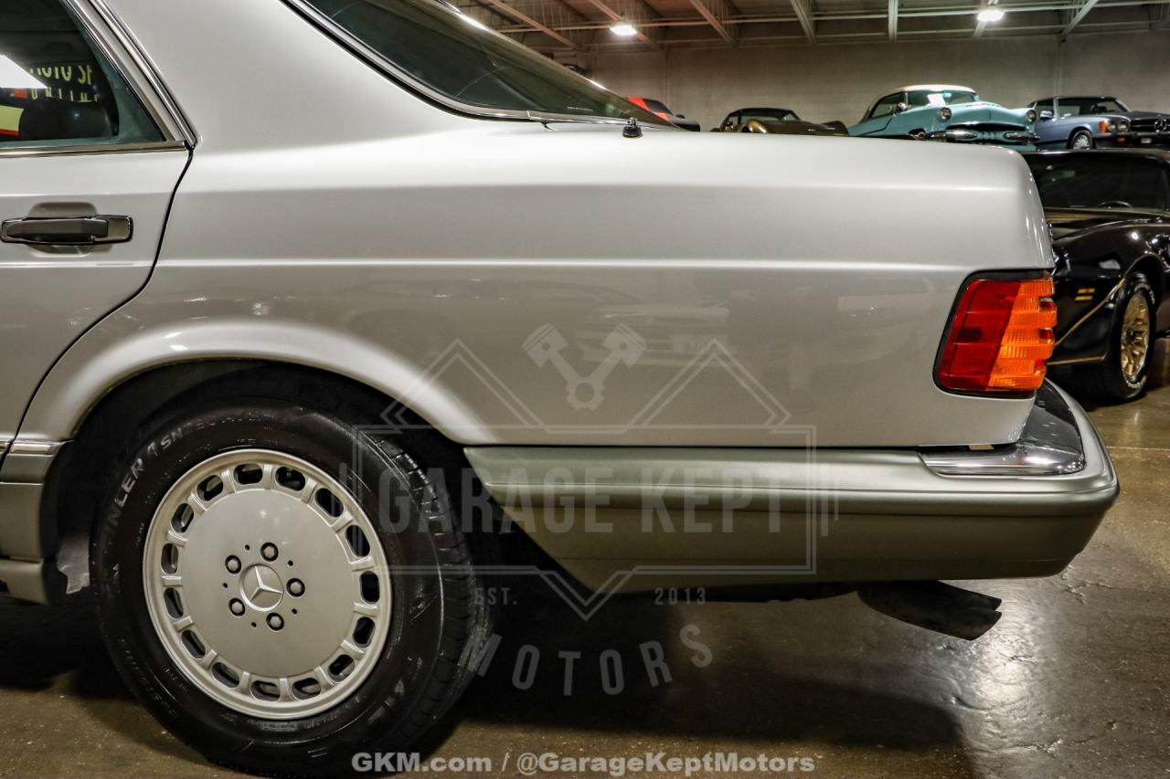 1991 Mercedes - Benz 560-Class