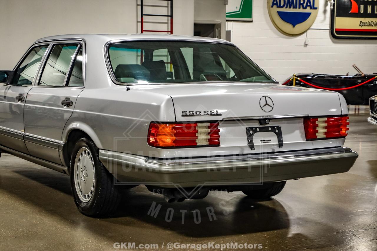 1991 Mercedes - Benz 560-Class