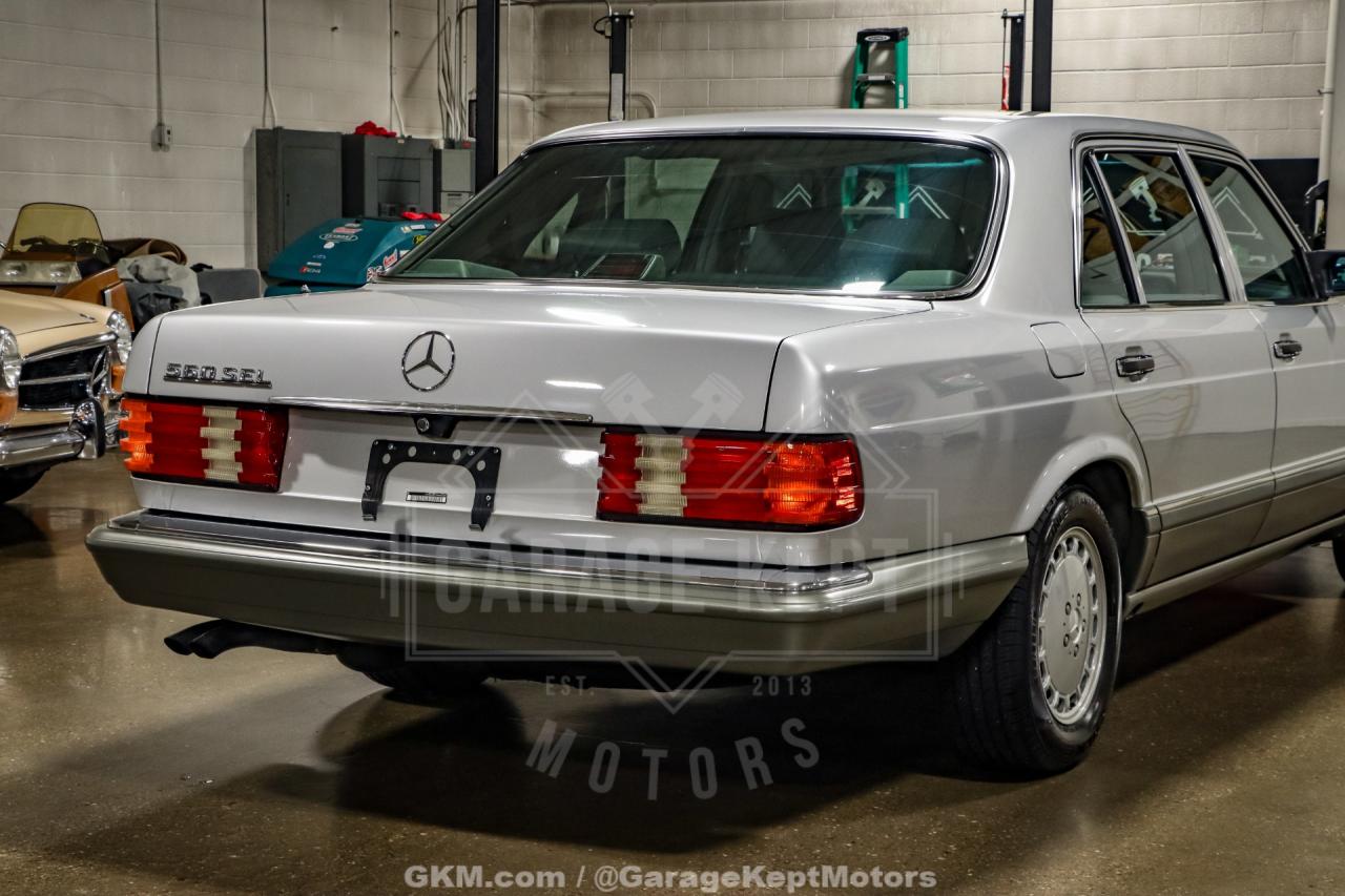 1991 Mercedes - Benz 560-Class