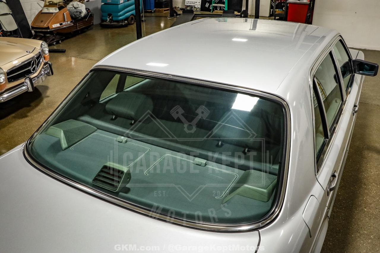 1991 Mercedes - Benz 560-Class