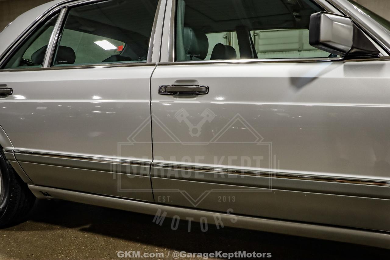 1991 Mercedes - Benz 560-Class