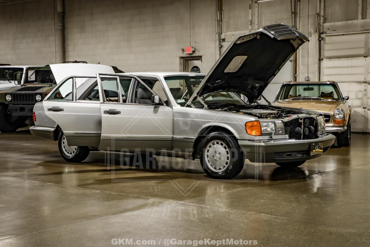 1991 Mercedes - Benz 560-Class