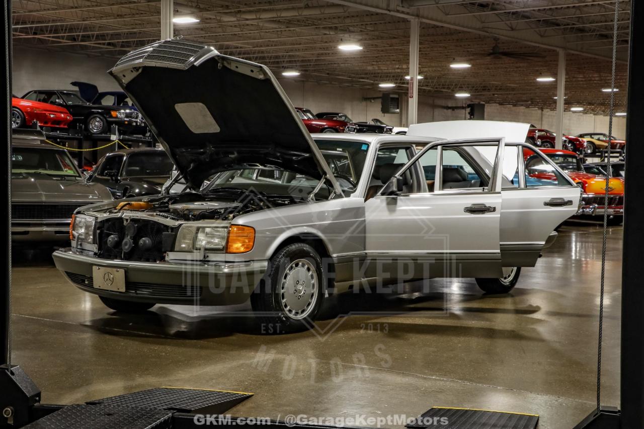 1991 Mercedes - Benz 560-Class
