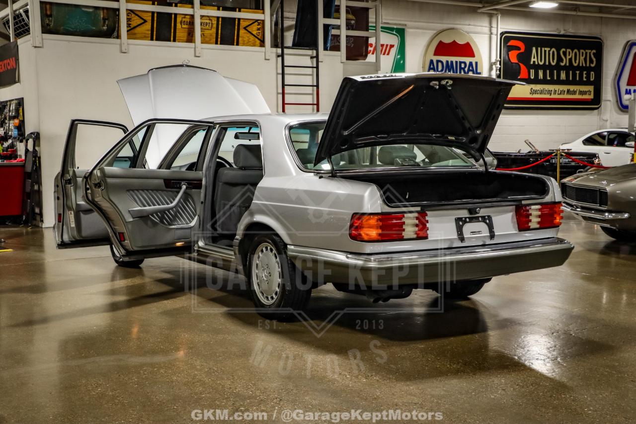 1991 Mercedes - Benz 560-Class