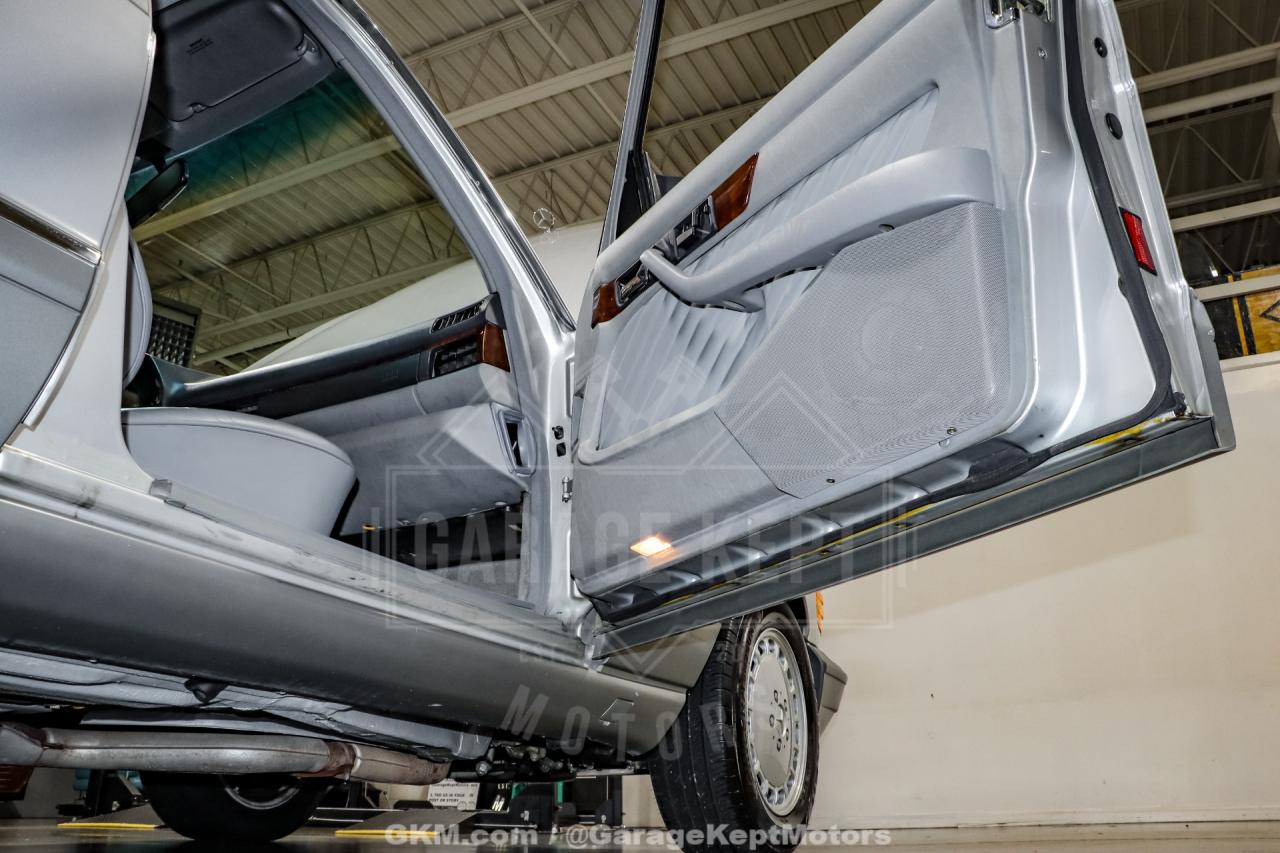 1991 Mercedes - Benz 560-Class