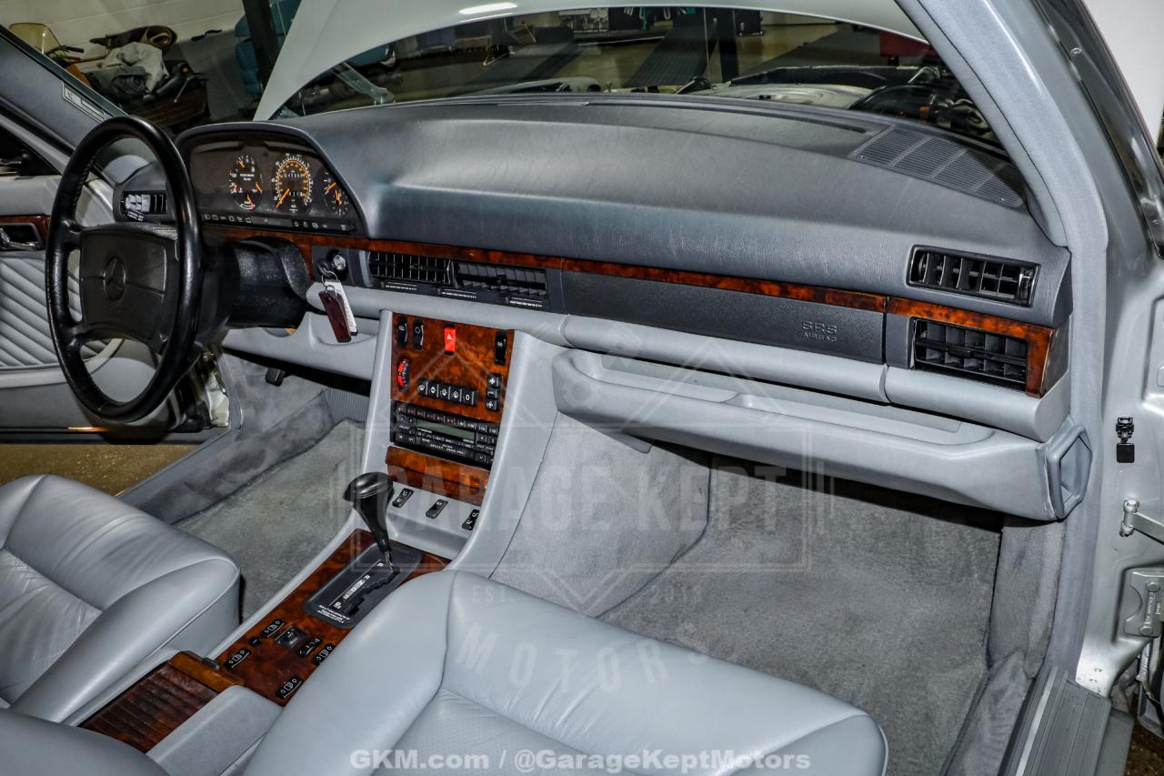 1991 Mercedes - Benz 560-Class