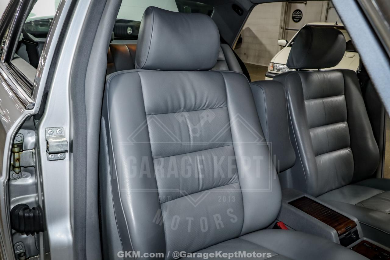 1991 Mercedes - Benz 560-Class