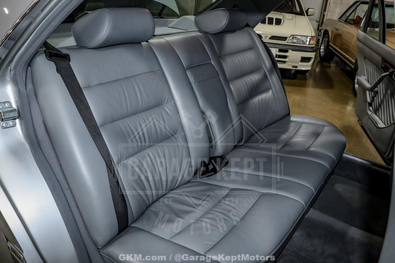 1991 Mercedes - Benz 560-Class