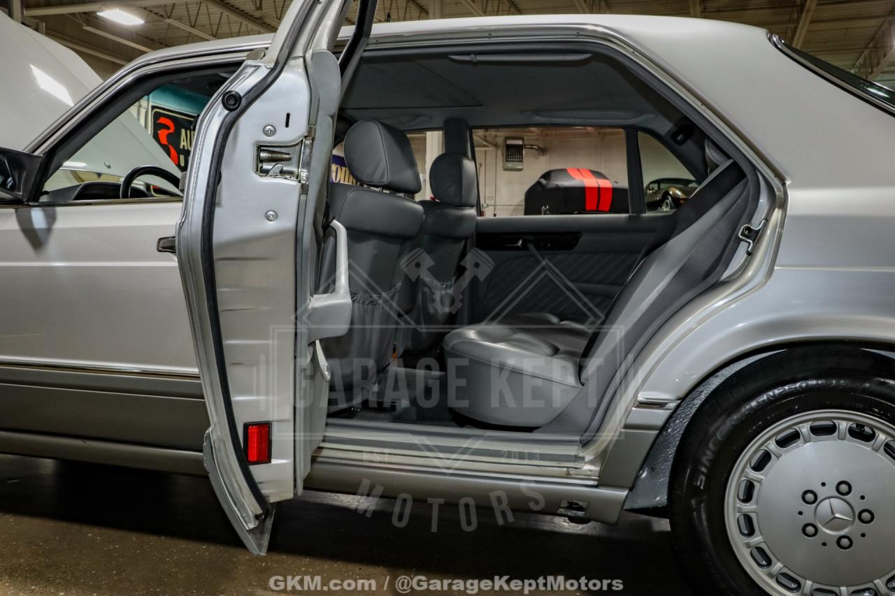1991 Mercedes - Benz 560-Class
